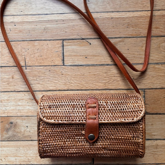 Crossbody Rattan Purse - Picture 1 of 6